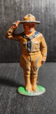 JUGUETE DE PLOMO BARCLAY MANOIL VINTAGE AÑOS 20 #B183 SCOUT LEADER SALUDANDO TAMAÑO GRANDE 3" Foto 1 de 4