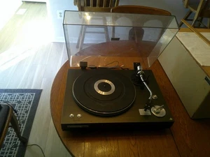 Kenwood Model No. KD-2000 Turntable With Hitachi Tonearm - Picture 1 of 18