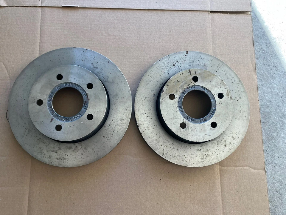 Mopar 52098672 - Disc Brake Rotor - Front, For 2001-2004 Jeep Grand Cherokee Foto 1 de 2