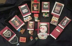 B4 Hallmark Keepsake Christmas Musical Ornaments & KANGA & ROO Chris Mouse  - Picture 1 of 12