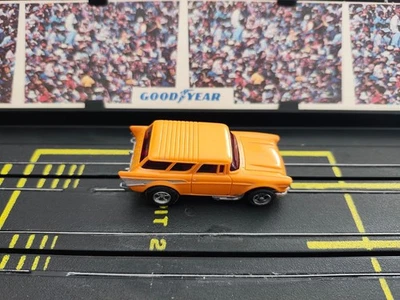 Calcomanías Goodyear AFX 57 Chevy Nomad Naranja Coche Ranura De Colección Hechas en Singapur Foto 1 de 4