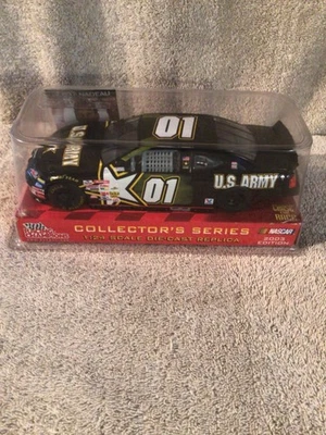 赛车冠军 2003 NASCAR 收藏系列 01 美国陆军 Jerry Nadeau 1:24 比例 — 第 1/3 张图片