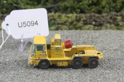Husky Yellow #29 ERF Cement Mixer Lorry Poor FNQHotwheels U5094 - image 1 of 4