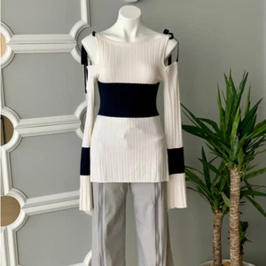 Suéter de Lana Eudon Choi Ailish Hombro Frío Blanco Para Mujer Mediano NUEVO - Imagen 1 de 13