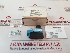 Honeywell Bze6-2rn-s Micro Limit Switch 15a 480 Vac - Picture 1 of 13