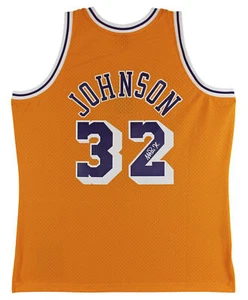 Lakers Magic Johnson Signed 1984-85 M&N HWC Swingman Yellow Jersey BAS Wit - Picture 1 of 5