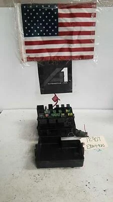 05-06 CHRYSLER SEBRING ENGINE FUSE BOX CIRCUIT BLOCK RELAY CONVERTIBLE OEM - Image 1 of 4