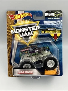 Hot Wheels Monster Jam 1:64 Nite Glow Cage Grave Digger Monster 2017 Nuevo - Imagen 1 de 3