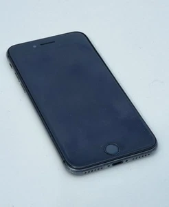 vendo iPhone 8 64GB bloccato buono per pezzi di ricambio - Foto 1 di 5