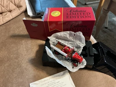 MATCHBOX #YYM382591920 MACK AC CAMIÓN DE BOMBEROS NUEVO Foto 1 de 4