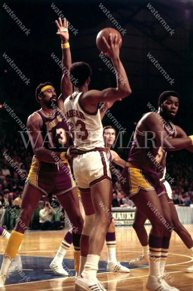 Foto DE938 Wilt Chamberlain Lakers - Kareem Abdul Jabbar Bucks 8x10 11x14 16x20 Foto 1 de 1