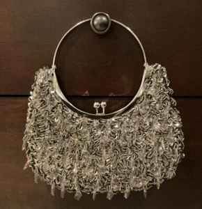 Borsa a mano pendente perline scintillante paillettes sera manico anello argento 5x10 vintage? - Foto 1 di 11