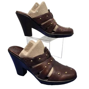 Geborene Damen-Sandalen Leder goldene Nieten Blockabsatz Slipper geschlossene Zehe Größe 8 - Bild 1 von 12