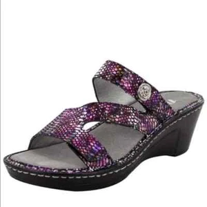 Alegria Loti Funtastic Sandals 38/8-8.5 Snake Purple Shimmer Wedge comfort - Picture 1 of 7