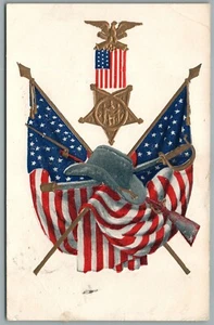 GAR PATRIOTIC POSTCARD w/ AMERICAN FLAGS ANTIQUE POSTCARD - Imagen 1 de 2