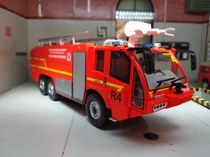 1:43 Fire Engine Airport Sentinel 6x6 S3X Sides IXO Diecast Dublin 2012 - Picture 1 of 6