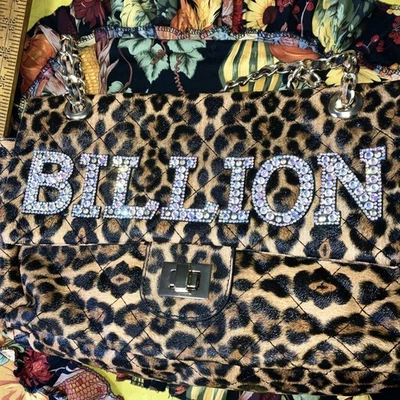 Quilted Billion Purse Leo - Image 1 of 4