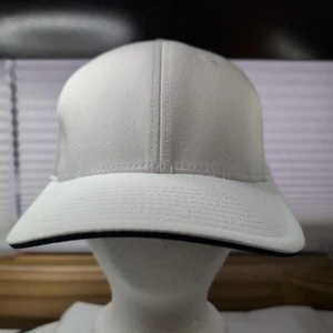 Yupoong Plain Clean White Flexfit Sz S-M Hat - Picture 1 of 10