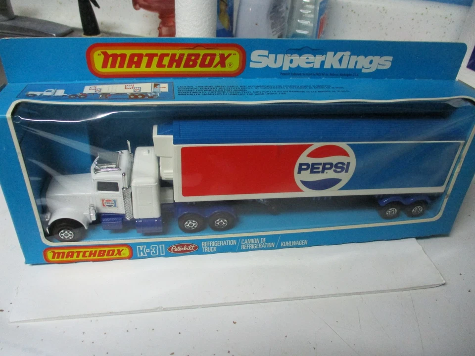 Matchbox Lesney Superkings K-31 Контейнер Peterbilt этикетки «PEPSI», в коробке - Изображение 1 из 1