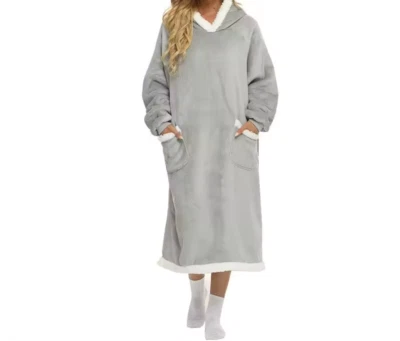 Kuscheliger XXL Hoodie Decke mit Kapuze & Ärmeln - Deckenpullover - Bild 1 von 3