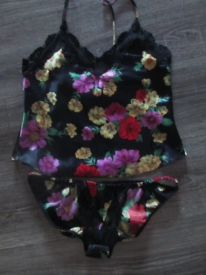 Victoria's Secret Floral 2 Pc Lingerie/ Summer Sleepwear Set Gold Label Small P - Imagem 1 de 3