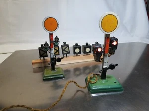 MÄRKLIN 2 x  Vorsignale eines elektr. 6 x Weichenlaternen Spur 0 LOT.L/20/30/7 - Bild 1 von 12
