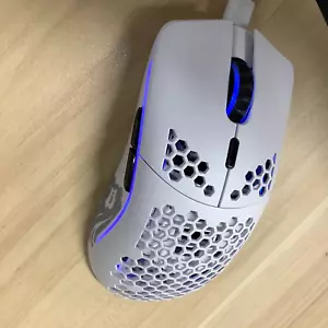 Glorious Model O Wireless Optical Gaming Mouse Lightweight MOUSE W/O usb DONGLE - Picture 1 of 3