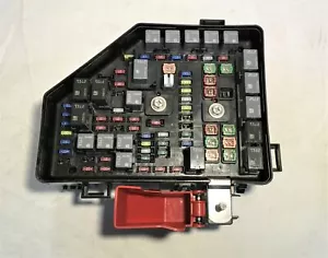 GM OEM 13-14 Acadia Electrical Fuse Relay-Fuse Relay Box 22933344 - Picture 1 of 3
