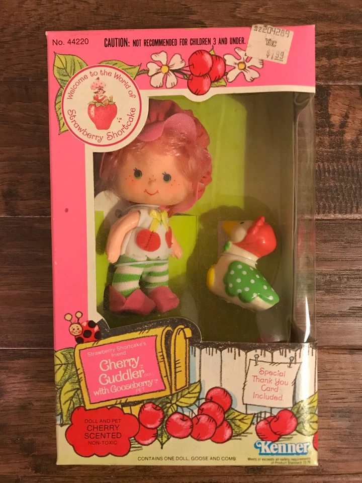 Scented Strawberry Shortcake Cherry Cuddler with Gooseberry Kenner 44220