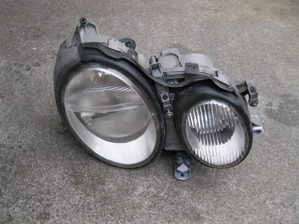 98-03 Mercedes-Benz W208 OEM Right Passenger Side HID Xenon Headlight Assembly Foto 1 de 4