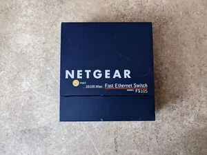 NETGEAR FS105V2 FAST ETHERNET SWITCH 10/100 MBPS 5 PORT F7-3(7) - Picture 1 of 5