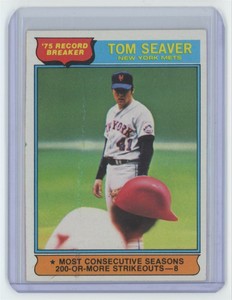 1976 Topps Tom Seaver (print mark, center) .  New York Mets #5