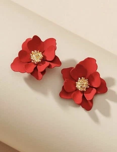 ANTHROPOLOGIE 3D BRIGITTE FLORAL POST STUD EARRINGS  MATTE FINISH RED/GOLD - Picture 1 of 2