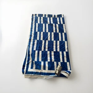 HUDSON PARK BLUE WHITE PARALELA BEACH TOWEL 40 In X 70 In  COTTON GEOMETRIC - Picture 1 of 3