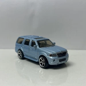 2003-2006 Lincoln Navigator Collectible 1/64 Scale Diecast Diorama Model - Bild 1 von 4