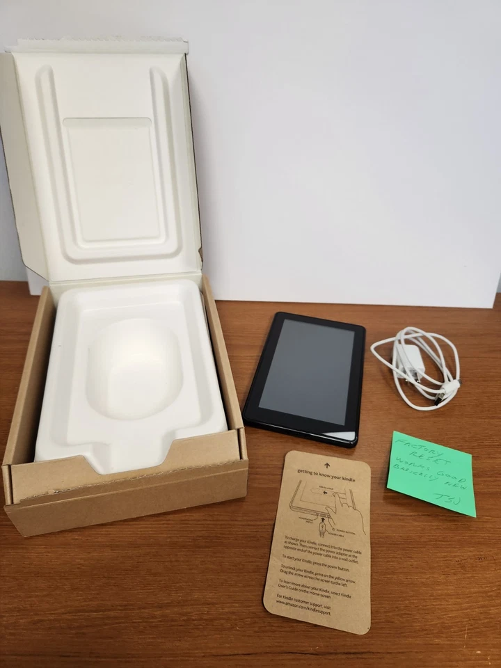 Amazon Kindle Fire eBook D01400 1st Generation Black 8GB Tablet WIFI Ready - Image 1 of 4