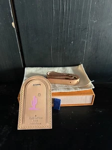 New Louis Vuitton vacchetta Large Luggage Tag hot stamping Arizona pink foil - Picture 1 of 3