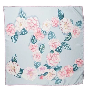 NUEVO CHANEL CC Logo Cuello Bolsillo Cuadrado Seda Camelia Rosa Azul Bufanda - Imagen 1 de 8