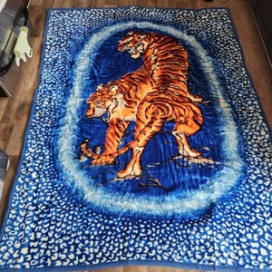 Vintage Korean Super VIP Mink Blanket Tiger Big Cat Vibes Big Heavy Sz KING - Picture 1 of 10