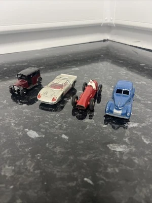 Juguetes Dinky de colección 4 coches diferentes Foto 1 de 4