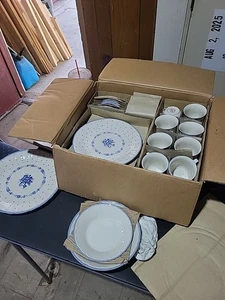 Platos de cena y ensalada vintage de 45 piezas de gres renacentista azul Arcadia - Imagen 1 de 14