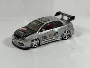 Modelo fundido a presión Kentoys escala 1/24 Mitsubishi Evolution VIII - plateado - Imagen 1 de 11
