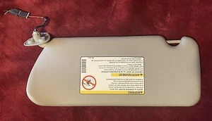 03-07 Cadillac CTS Gray Sunvisor OEM Passenger Sun Visor W/Illumination Mirror - Picture 1 of 10