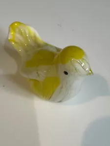 Estatuilla de pájaro de vidrio amarillo con plumas blancas - Decoración de vidrio artístico - Imagen 1 de 4