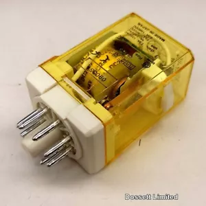 Idec RR2P-UC Relè di alimentazione 8 Pin 24VDC Made in Japan - Foto 1 di 4