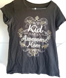My Kid Has An Awesome Mom Camisa Negra Prenda para Mujer Mediana 8-10 Usada - Imagen 1 de 4
