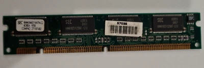 Módulo de memoria DIMM 1 x 8 MB SDRAM Samsung KMM366S114ATN-G2 Foto 1 de 2