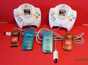 Sega Dreamcast 2 Offizielle Controller mit 2 Memory Cards & 2 Rumble Packs (BX8) - Bild 1 von 9