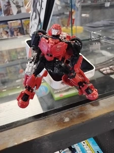 Transformers Studio Series 64 CLIFFJUMPER Deluxe Class - Picture 1 of 3