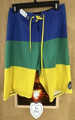Volcom 4-way stretch men’s multi-color 32 board short regular drawstring China - Image 1 of 4